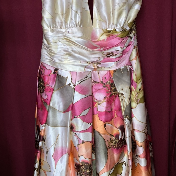 Silk halter cocktail dress, size 8P - Picture 3 of 7